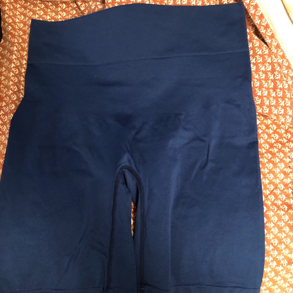 Control top women’s slip-shorts
